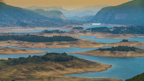 Dry lake timelapse lake landscapes nature in 4k. Rama lake bosnia and herzegovina. : vidéo de stock