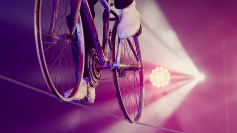 circus artist Bikes on a rope
 Video Stok