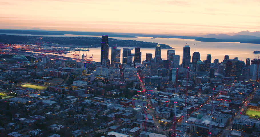 Skyline on the coastline with skyscrapers of Seattle, Washington image ...