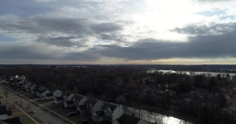 Sunset in late winter/early spring, shot near Lake Catherine, Illinois on March 1st, 2018 : vidéo de stock