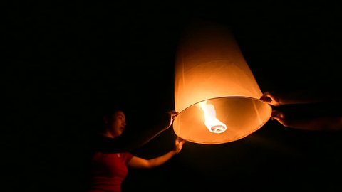 Floating lanterns in Yee Peng Festival, Loy Krathong celebration in Thailand. 库存视频