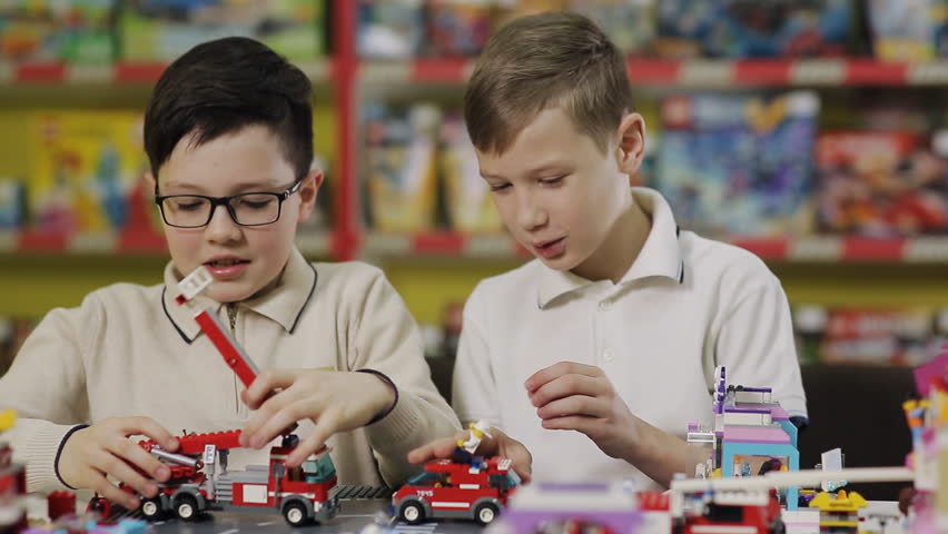 Two boys in the center of child development are designed with the help of a child development designer.