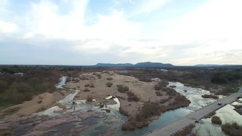 Llano River crossing at Kingsland ,Texas Stockvideo
