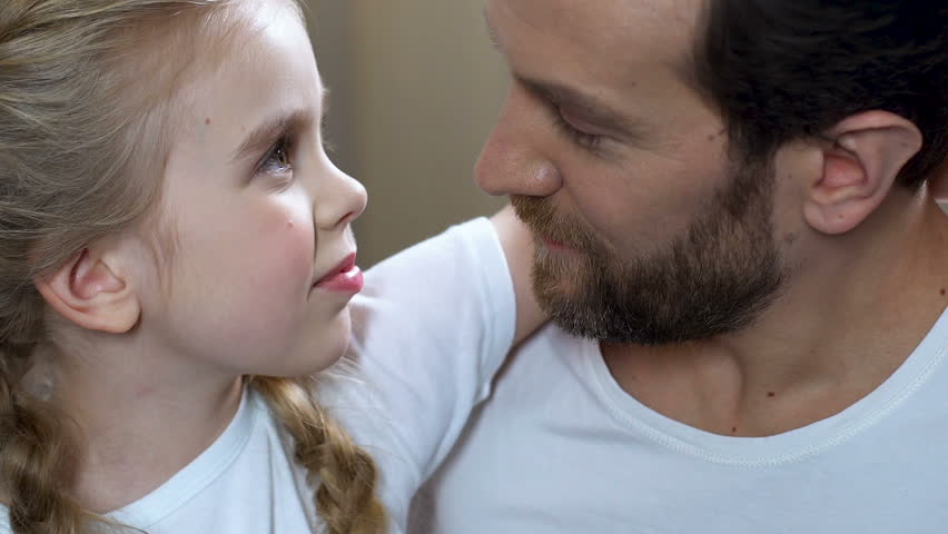 happy father hugging daughter family connection: Bίντεο στοκ (100% χωρίς δι...