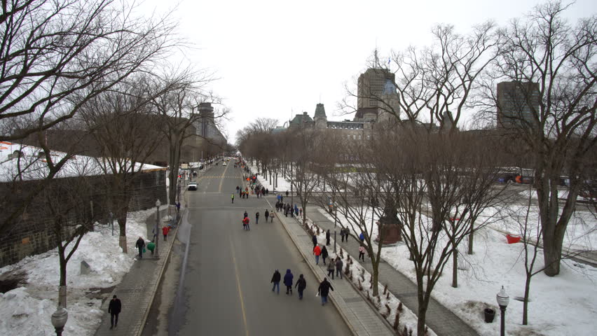 People walking along La Grande Allée during winter in Quebec City