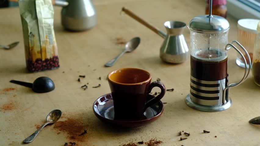 Woman Pouring Coffee Into the 스톡 동영상 비디오(100% 로열티 프리) 1009692179 | Shutterstock
