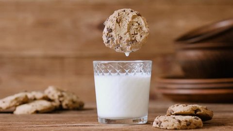 Cinemagraph Cookie Falls Into の動画素材 ロイヤリティフリー Shutterstock