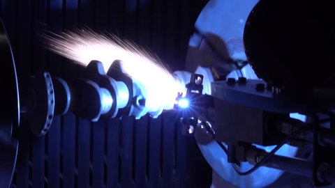 Laser deposition on a rotating part in a milling machine
