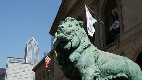 Lion statue at the entrance of the Art Institute of Chicago
