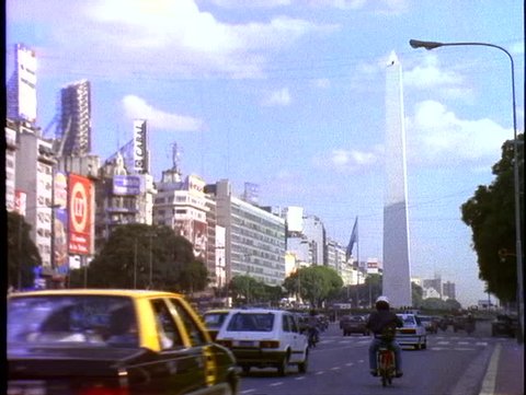 ARGENTINA, 1998, Buenos Aires, obelisk, traffic, wide shot, Plaza de la Rep