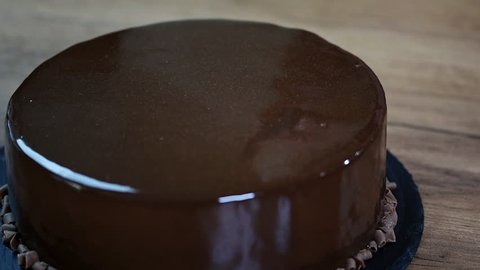 Glazing Chocolate Mousse Cake Close Up Video De Stock 100 Libre De Droit Shutterstock