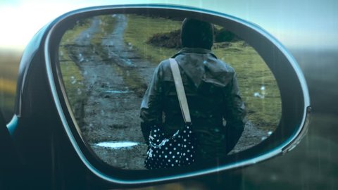 an abandoned woman leaved alone on the road स्टॉक वीडियो