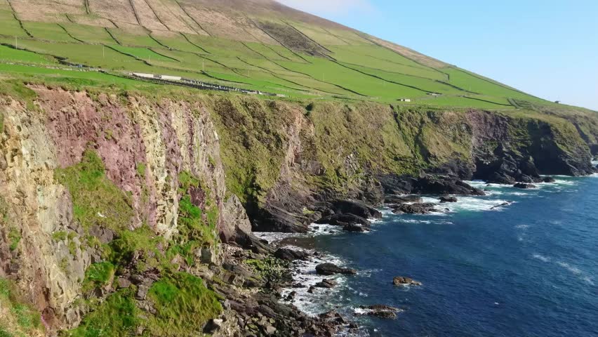Amazing cliffs at Dingle Peninsula - wonderful landscape