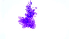 Video of purple ink in water: The purple color recalls the concept of spirituality and favors the connection with our deepest and most divine part