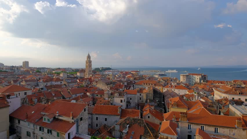 Panoramic view of Split toward the sea - Motion view
