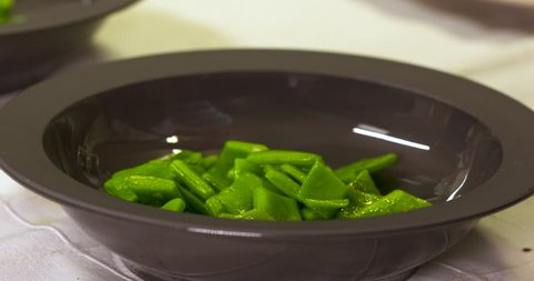 preparation flat Beans with a sauce 