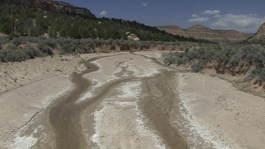  Stream i Dry Creek Bed Trickle in Utah