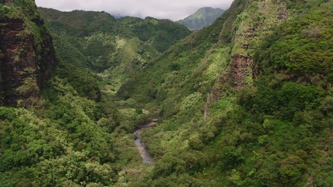Kauai, Hawaii circa-2018, Aerial view of Hanapepe Valley on Kauai. Shot with Cineflex and RED Epic-W Helium. Arkivvideo