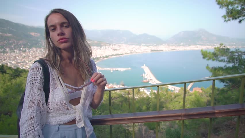 The girl is traveling in Alanya