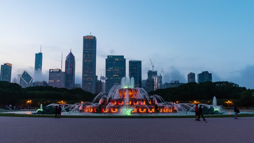 Buckingham Fountain, Chicago Illinois, Chicago Skyline Night Hyperlapse Timelapse Video