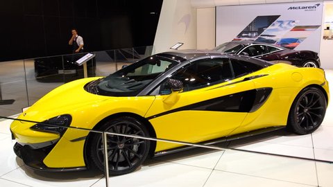 Mclaren 570s Spider Yellow Exclusive Stockvideos Filmmaterial 100 Lizenzfrei Shutterstock