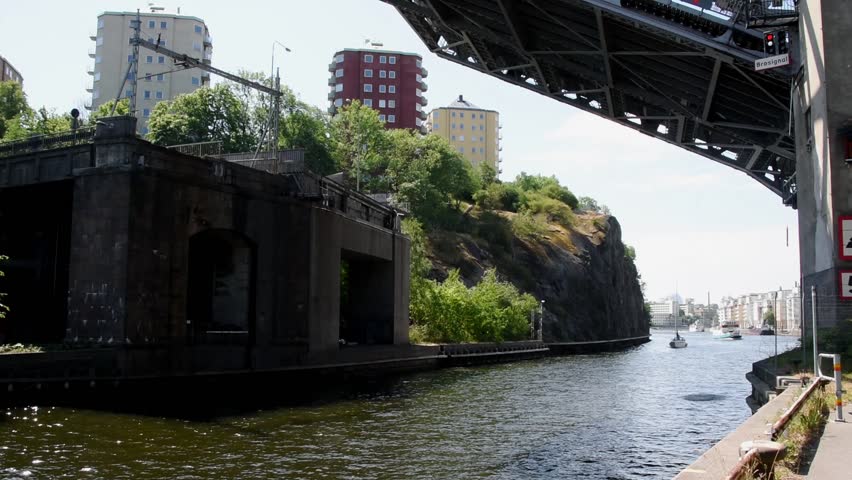 Bridge opening at Danvikstull, Stockholm