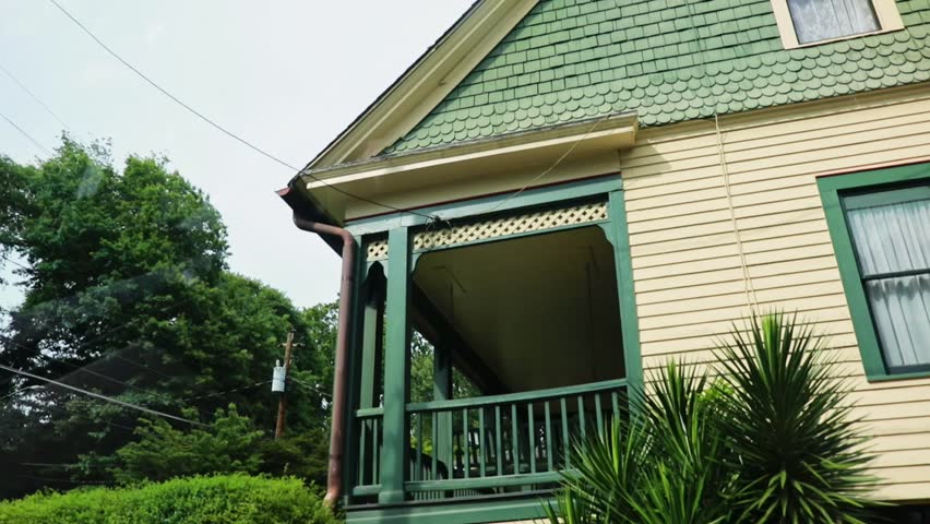 Angled shot of a old home in Atlanta.