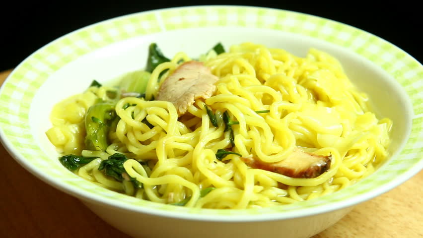 Yellow Noodles in Bowl, Chinese 스톡 동영상 비디오(100% 로열티 프리) 1013019446 | Shutterstock