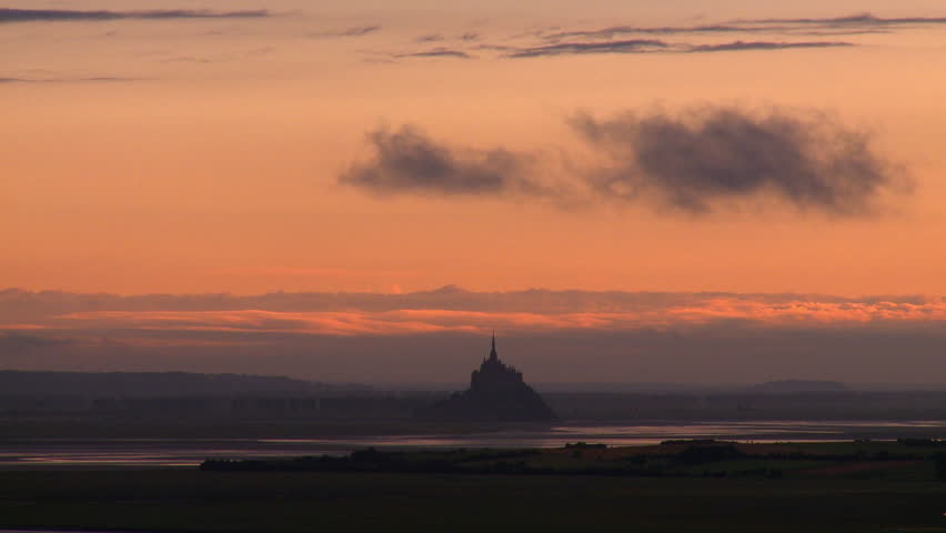 Time Lapse Le Mont Saint-Michel at Sunset