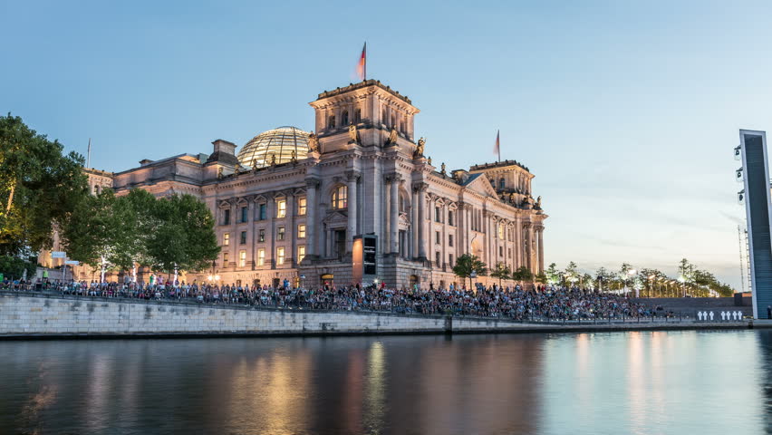 Hyperlapse time lapse sequence of the Reichstag in Berlin at dusk