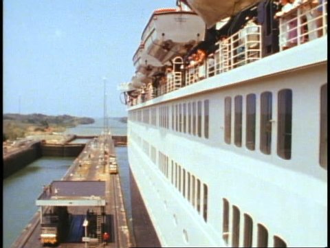QUEEN ELIZABETH 2, 1982, QE2 World Cruise transits the Panama Canal, QE2 passes