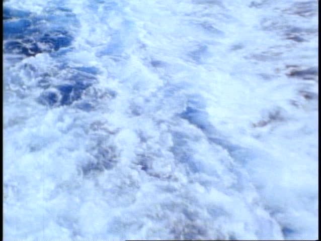 THE QUEEN ELIZABETH 2, 1982, Atlantic Ocean wake off ship