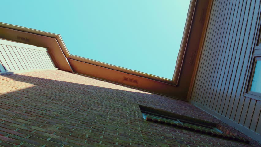 house outside in the summer