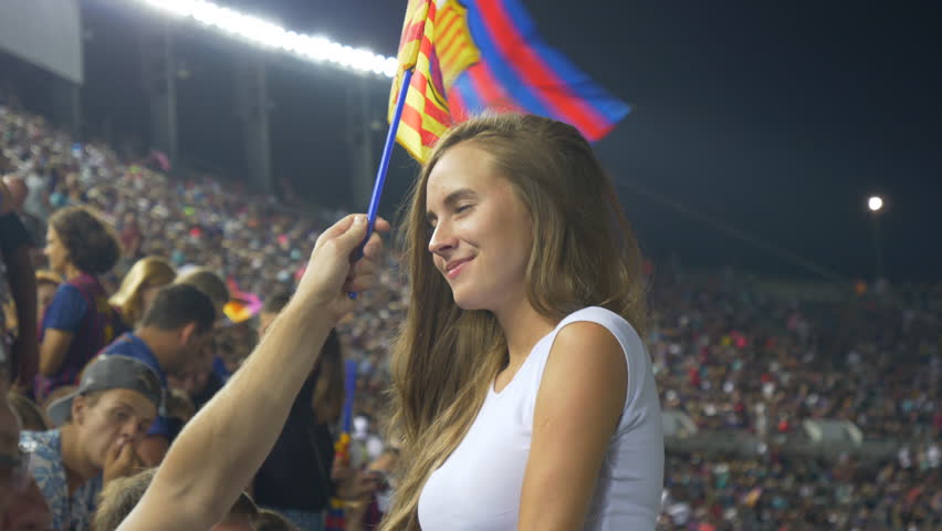 Girl fans barcelona Lionel Messi's
