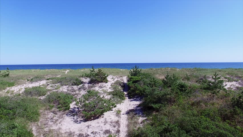 Over the dunes in Montauk