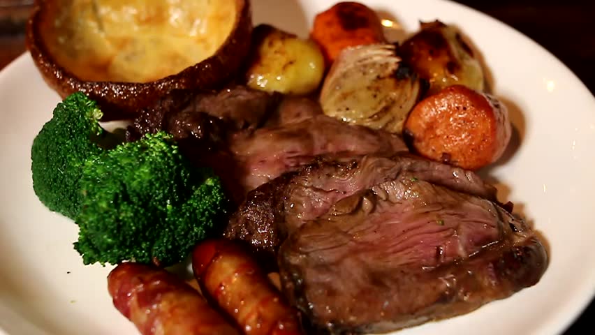 Sunday roast with sauce