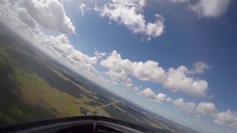 Clip from a glider cockpit while flying.