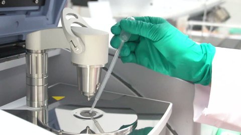 Scientist working in the lab,Make experiments and research to develop products from the company's customers,Work in a modern laboratory	