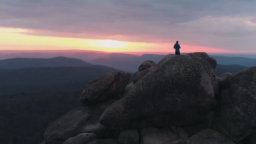 Lone peak. Созерцатель. Пейзаж край света. На краю света. Крымский Созерцатель.