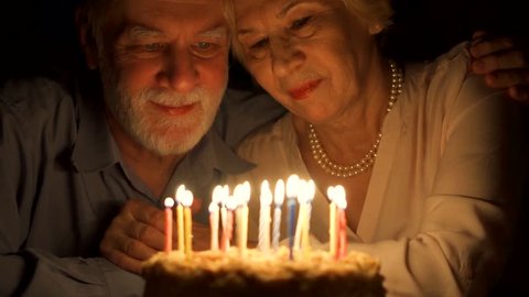 Loving Senior Couple Celebrating Anniversary Video De Stock 100 Libre De Droit Shutterstock