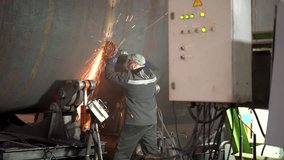 Men work for Angle grinder