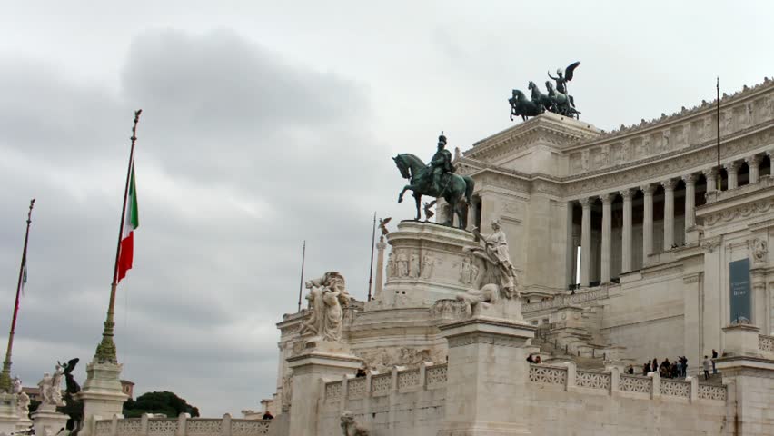 Timelapse Rome - Venice Square With Italian Flags and moving vehicles