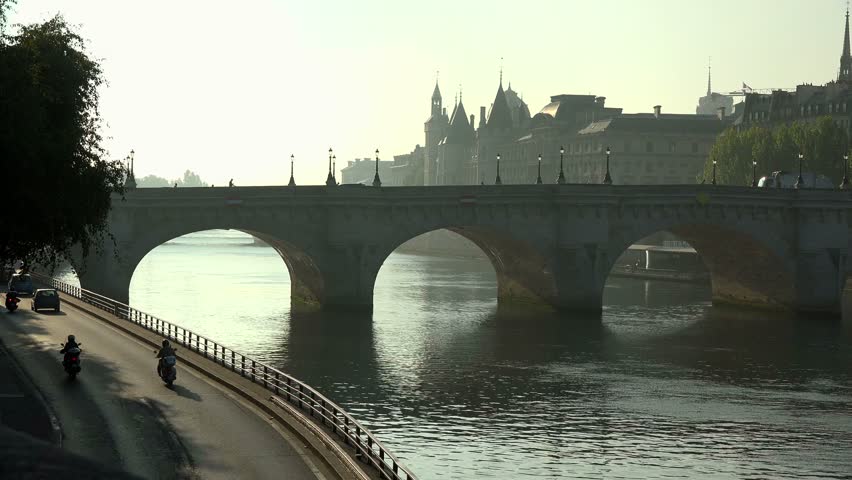 Seine River, Pont Neuf and Conciergerie, Ile de la Cite, Paris, France, Europe