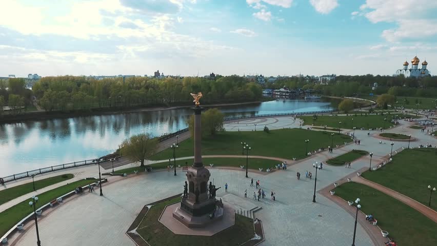 monument to the 1000th anniversary of Yaroslavl