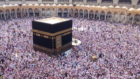 pray at holy kaaba, kaaba, baytullah, the house of Allah, praying time lapse