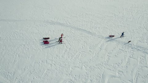 Flying over polar expedition on Svalbard วิดีโอสต็อก