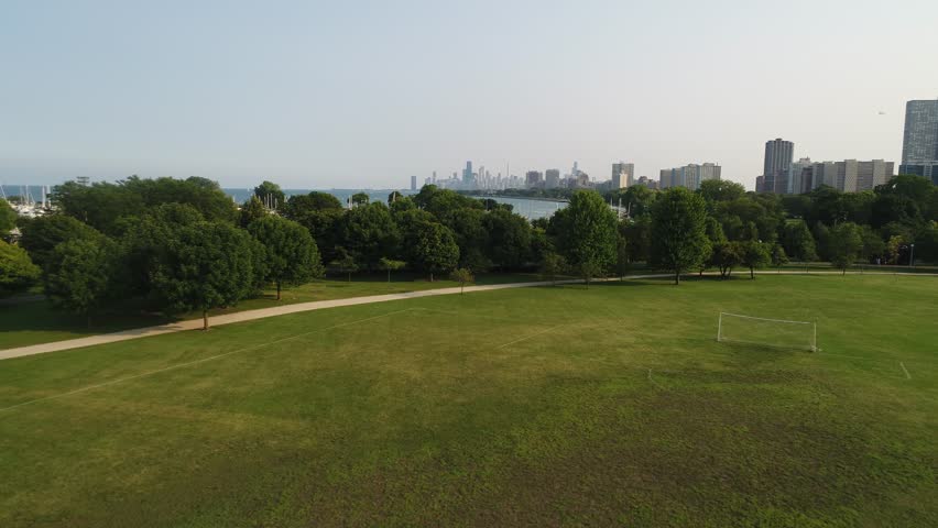 Montrose, Chicago Skyline Stock Footage Video (100 Royaltyfree