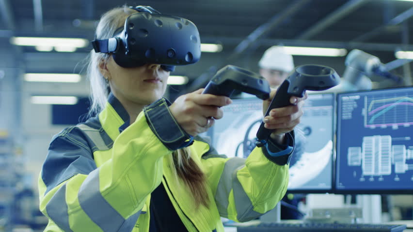 She controls. Woman VR-Training