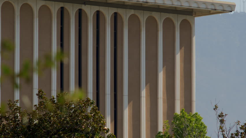 COURTHOUSE/AUDITORIUM/CHURCH/MUSEUM ESTABLISHING SHOT.  4K, 10 bit.  Generic and nondescript.