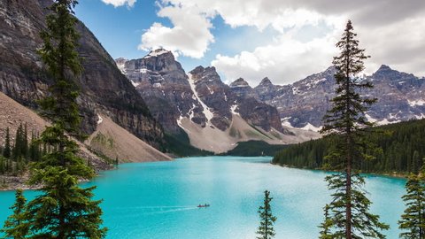 Moraine Lake Banff National Park Alberta Stock Photo 1925535119 ...